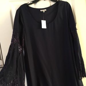 NWT lace sleeve dress
